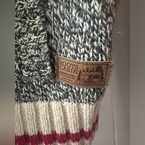 Women’s Roots cabin sweater
